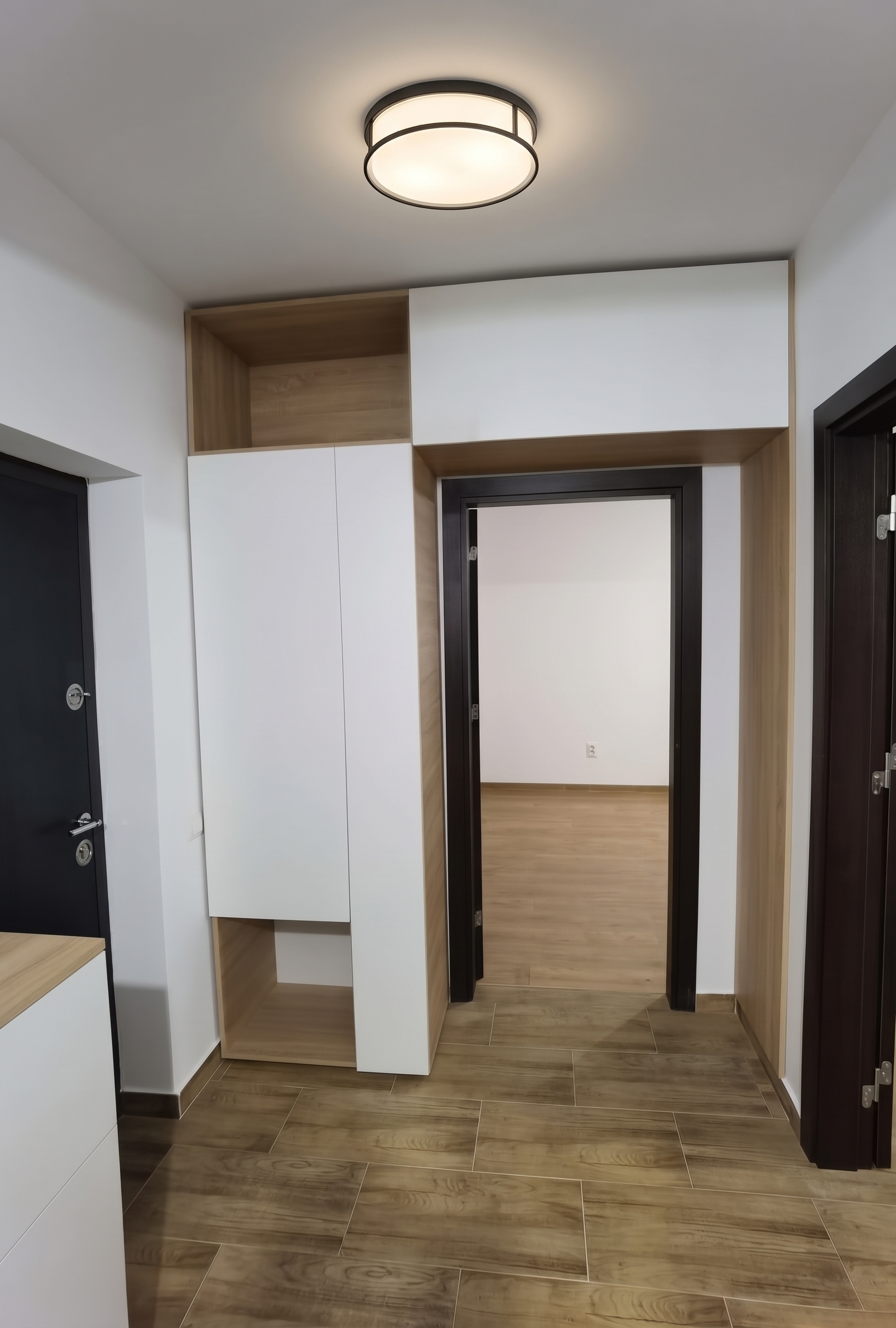 Model Signature — Proiecte Speciale